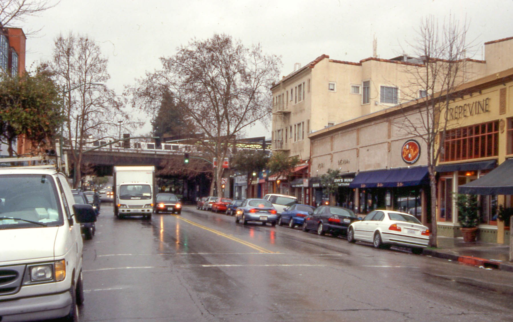 College Avenue in Oakland in 2001, twenty years before Planterday opened its Rockridge storefront.